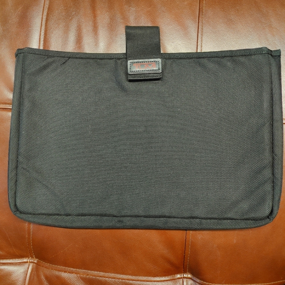 Tumi laptop pouch